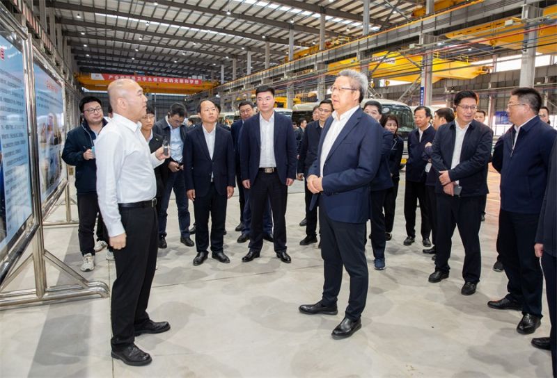 南通市委書記吳新明、市長(zhǎng)張彤一行蒞臨江蘇衛(wèi)華海洋重工觀摩調(diào)研