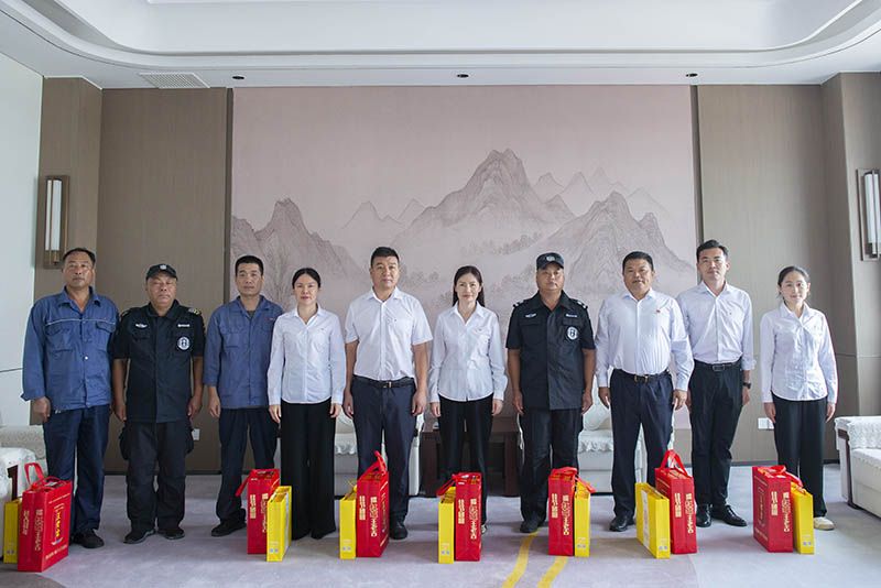 共敘魚水情！衛(wèi)華集團開展“八一”慰問及退役軍人座談會
