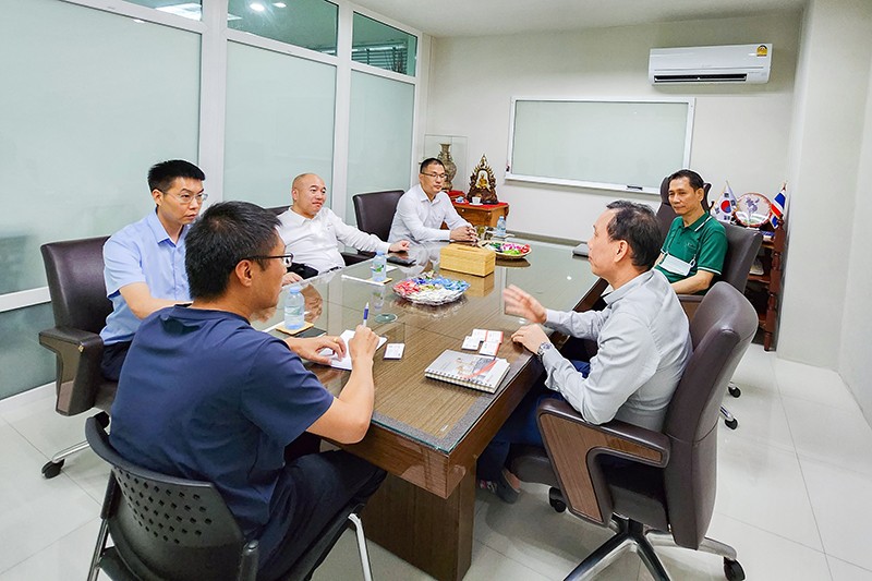10-會(huì)見泰國**大鋼廠貿(mào)易商.jpg
